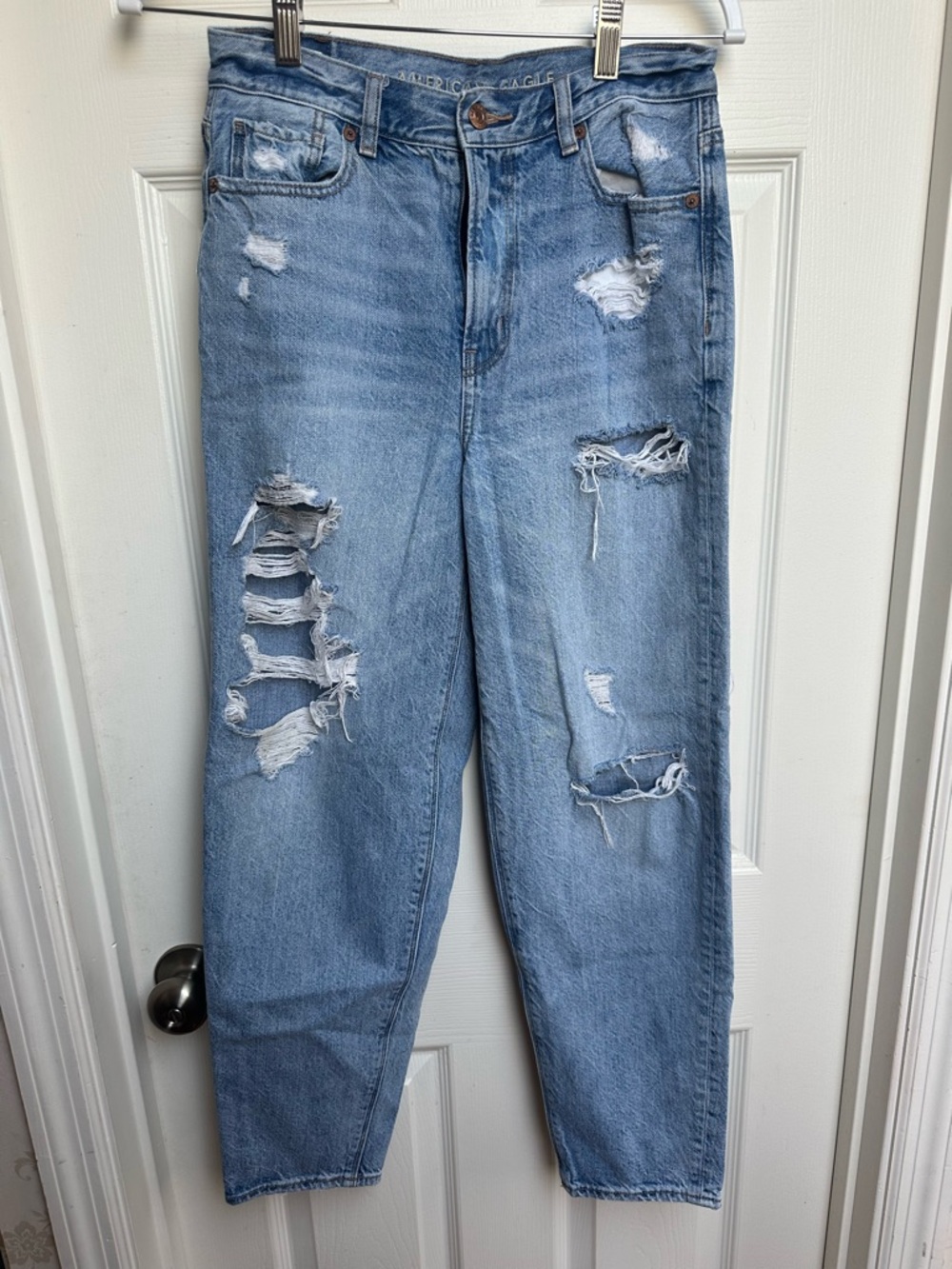 American Eagle Outfitters Light Blue Distressed Boyfriend Jeans